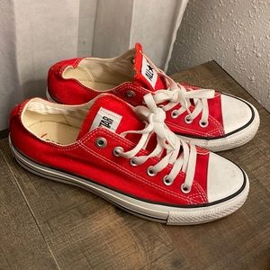Womens Size 8 Low Top Converse